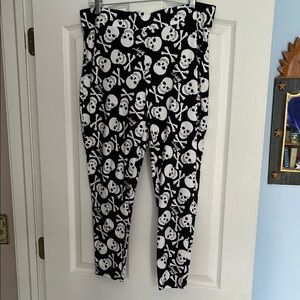Betsey Johnson Black and White Skull Leggings